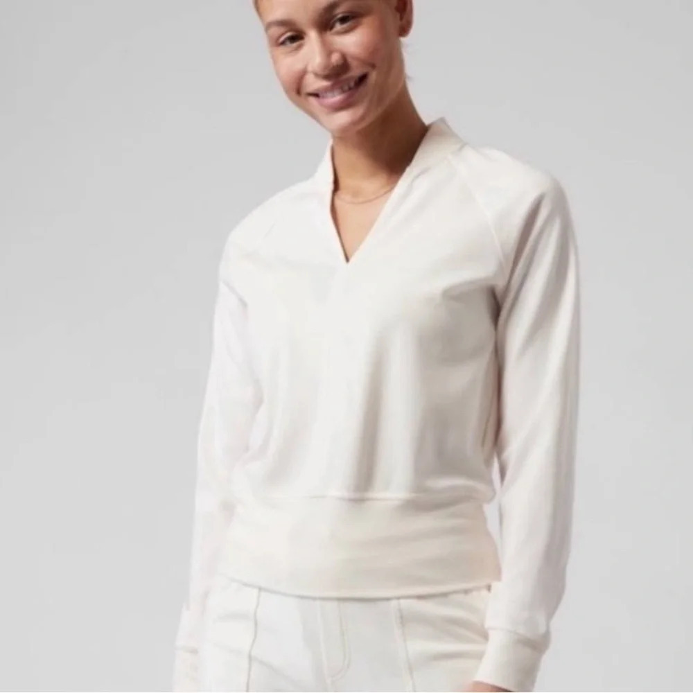 ATHLETA‎ Eastbound Sweatshirt Magnolia Soft White - Size XS